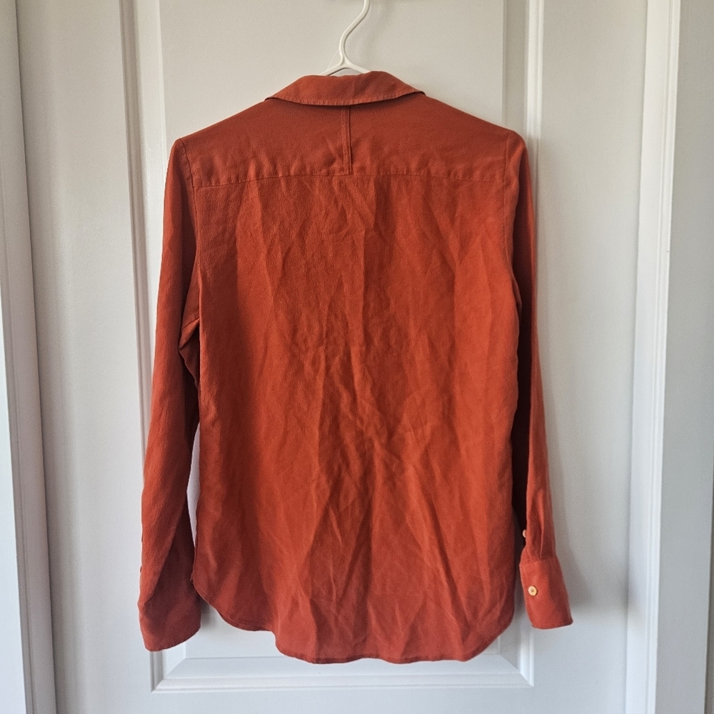 Aritzia Talula Babaton 100% Silk Red Button Down Blouse Size Small - Picture 8 of 8